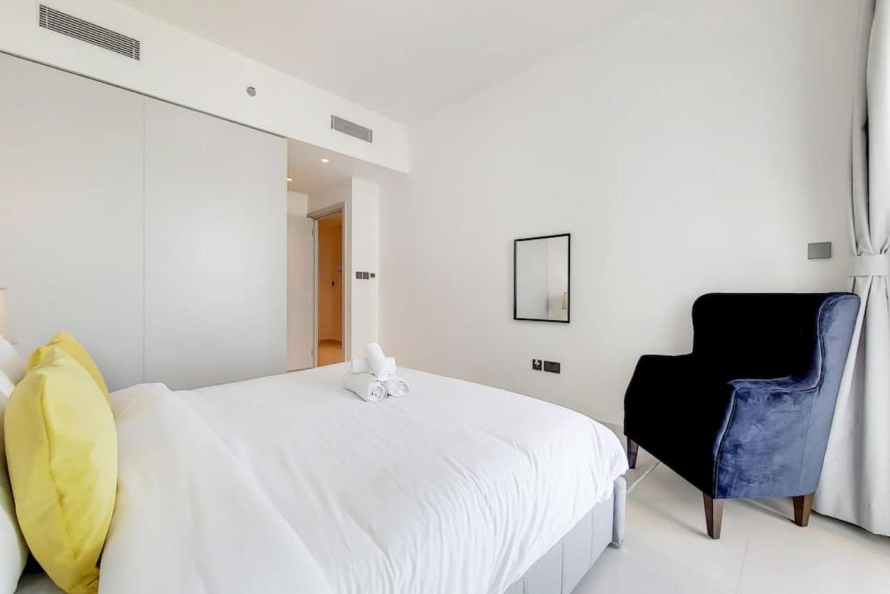 Sunrise Bay 2 - Chic Two Bedroom Apartment Dubai
