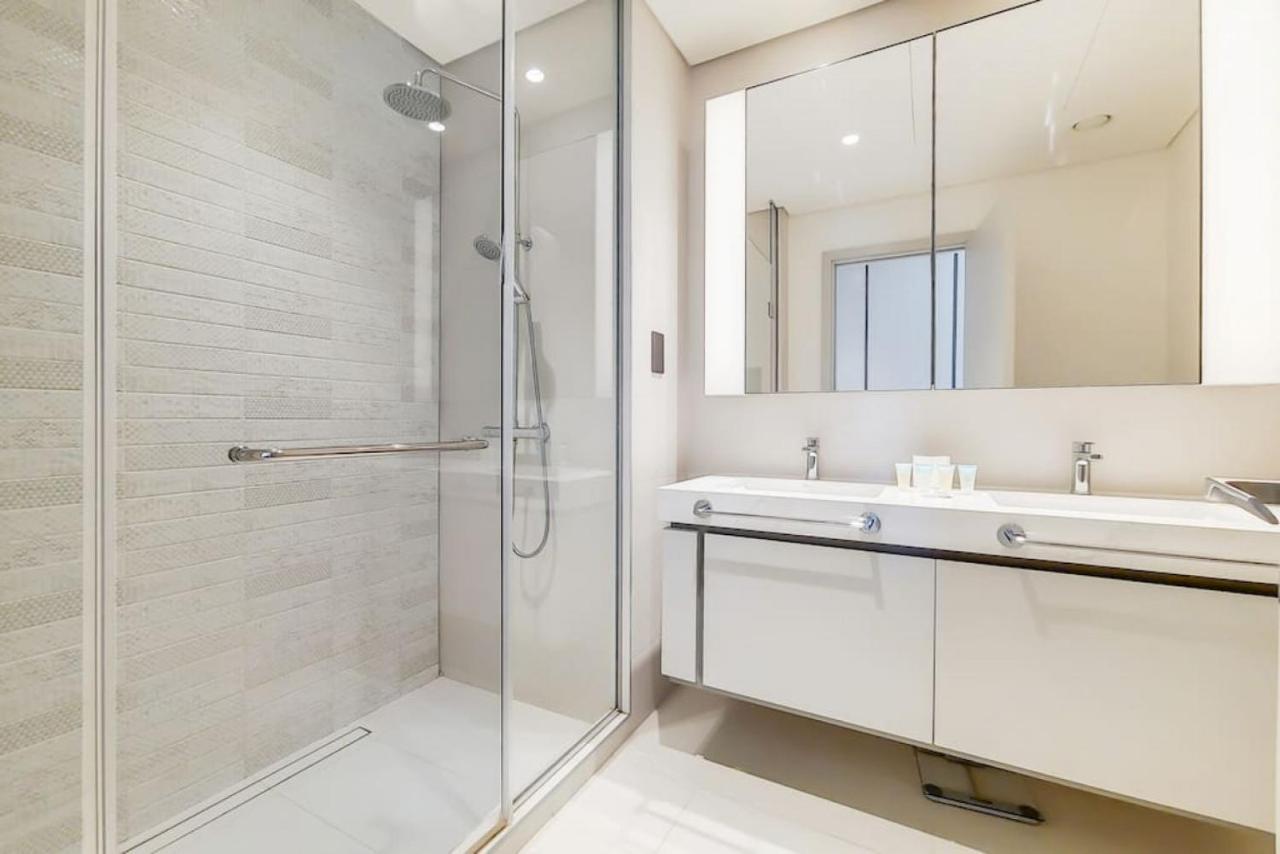 Sunrise Bay 2 - Chic Two Bedroom * Dubai